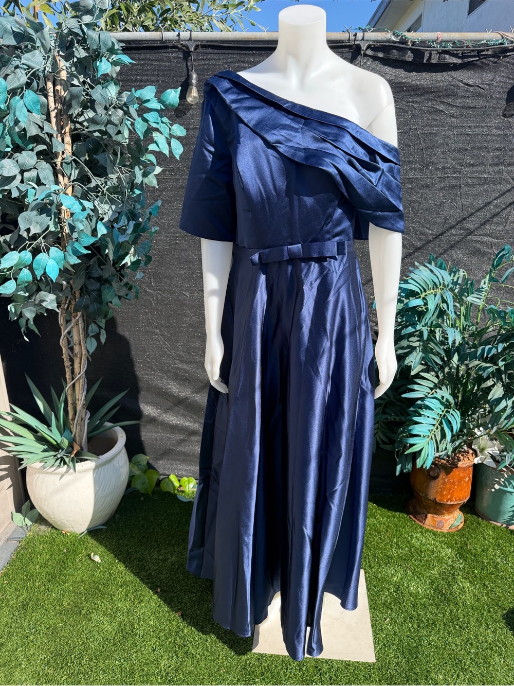 Source Unknown Navy One-Shoulder Satin Gown